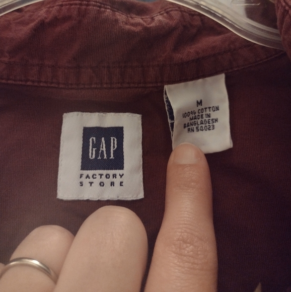 Gap Red Corduroy Button Up Shirt Size Medium - Picture 3 of 4